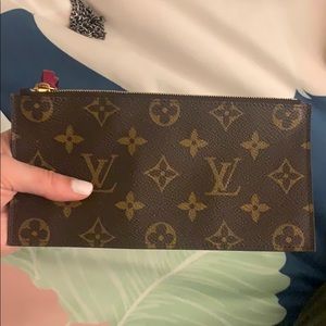 Luis Vuitton mini pouch